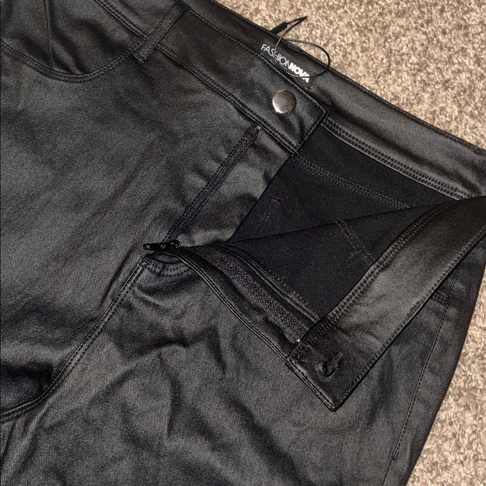 NWT! [Fashion Nova] Black Faux Leather Sammie Pants High Rise Skinny Size L - Picture 6 of 6